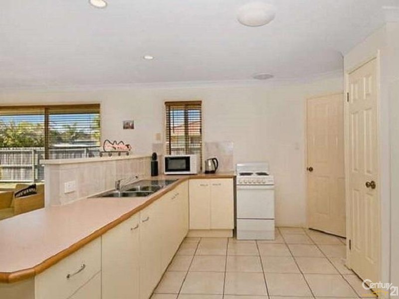 28 Perch Circuit, Sandstone Point QLD 4511