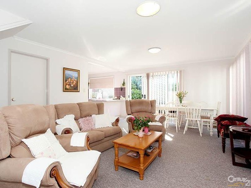 2/115 Welsby Parade, Bongaree QLD 4507