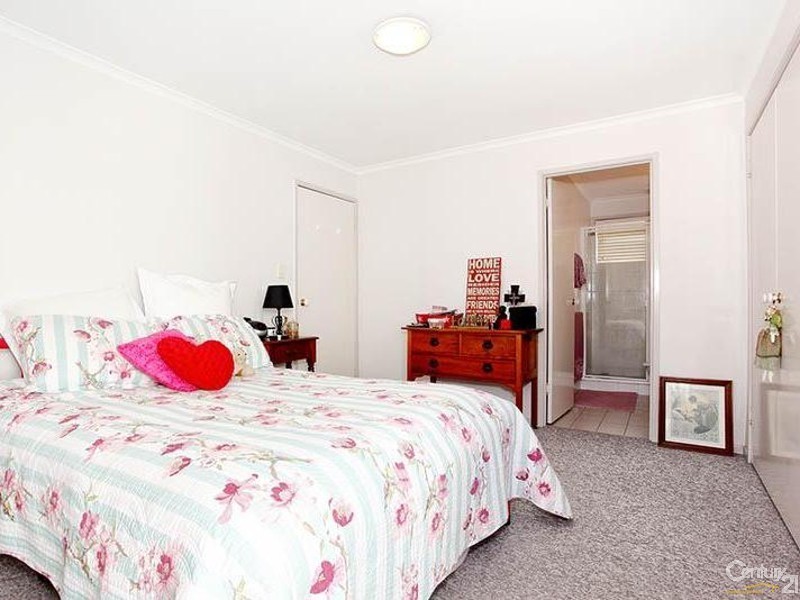 2/115 Welsby Parade, Bongaree QLD 4507