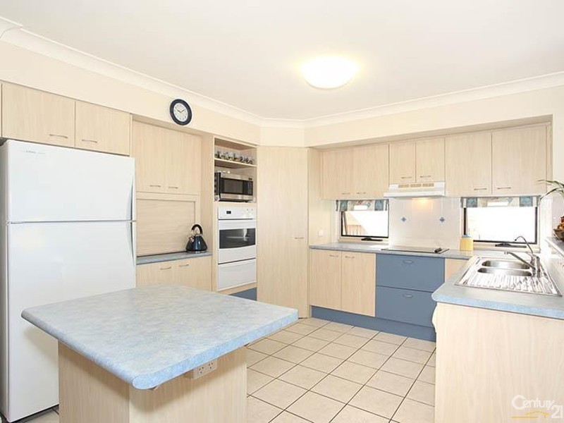 14 Sunbrite Court, Sandstone Point QLD 4511