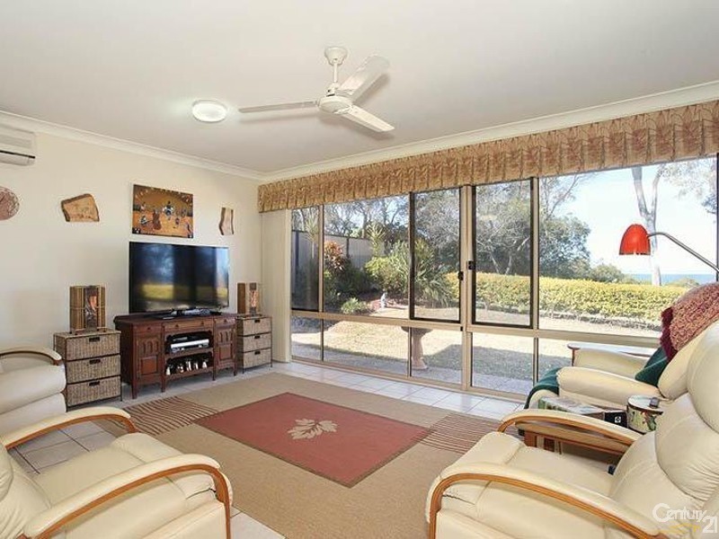 14 Sunbrite Court, Sandstone Point QLD 4511