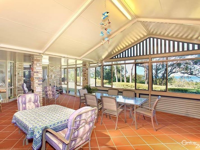 14 Sunbrite Court, Sandstone Point QLD 4511
