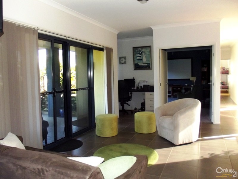 25 Kakadu Circuit, Banksia Beach QLD 4507