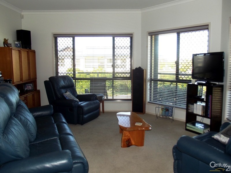 25 Kakadu Circuit, Banksia Beach QLD 4507