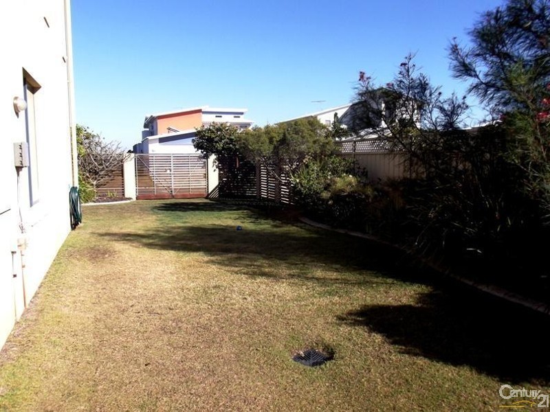 25 Kakadu Circuit, Banksia Beach QLD 4507