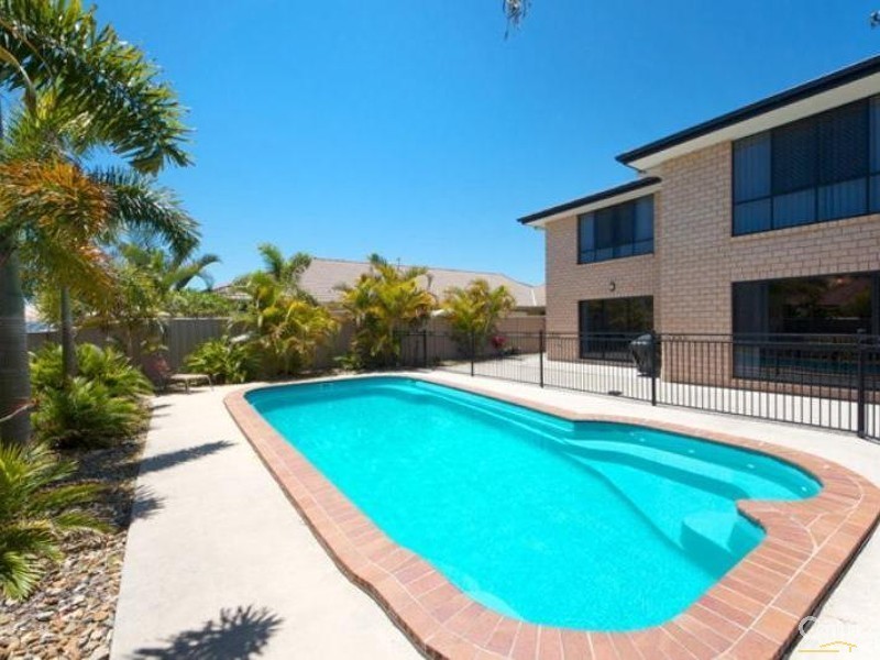 10 Cremorne Court, Sandstone Point QLD 4511