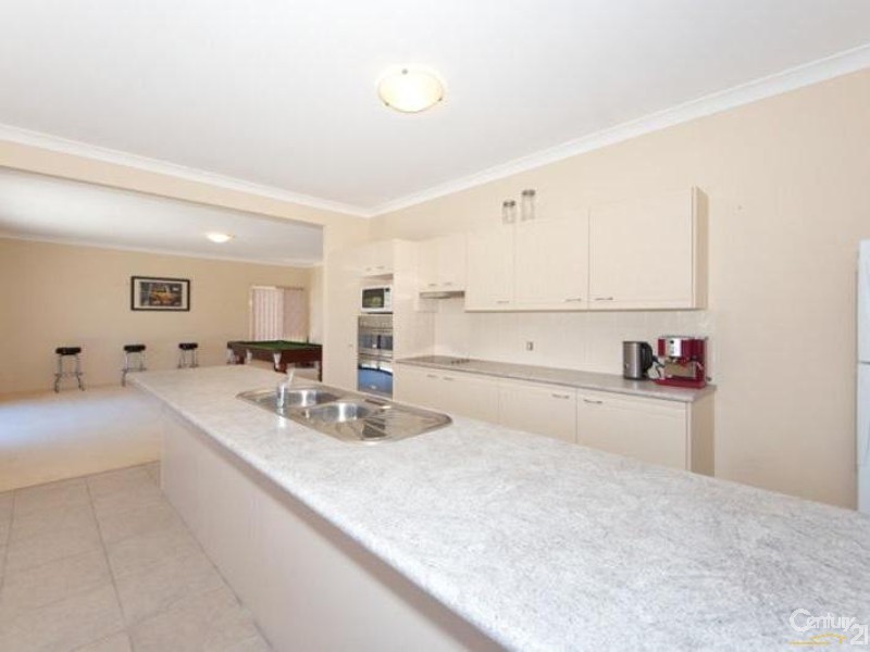 10 Cremorne Court, Sandstone Point QLD 4511