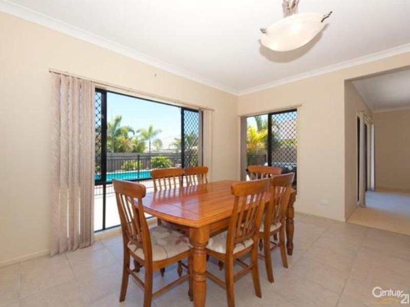 10 Cremorne Court, Sandstone Point QLD 4511