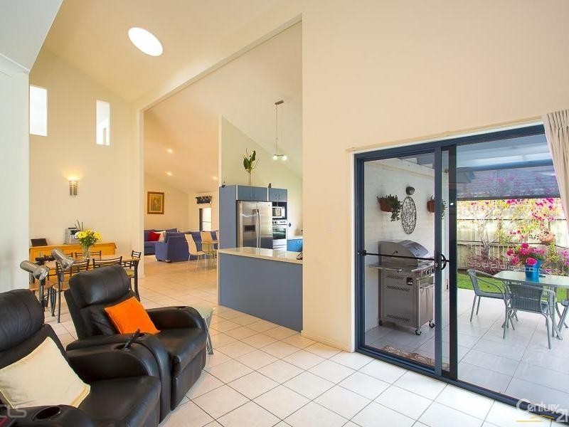 10 Dugong Cres, Banksia Beach QLD 4507