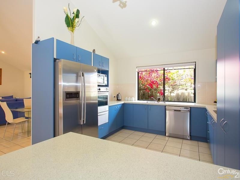 10 Dugong Cres, Banksia Beach QLD 4507