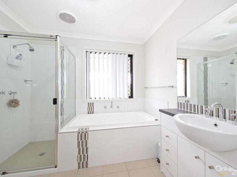 11 Ningi Waters Drive, Ningi QLD 4511