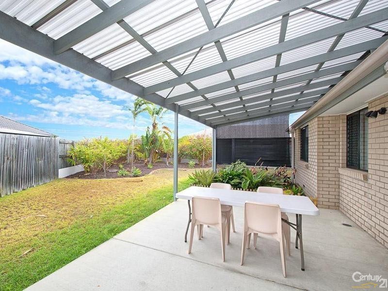 11 Ningi Waters Drive, Ningi QLD 4511