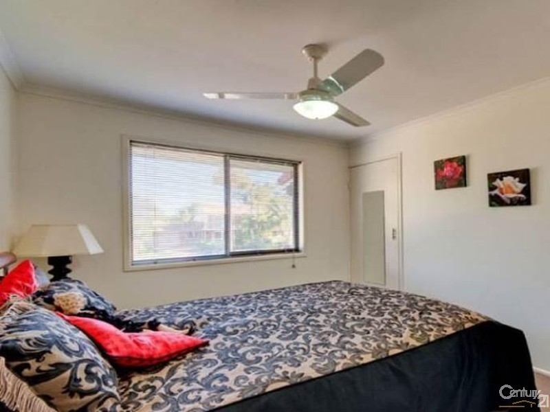 12 Carter Court, Sandstone Point QLD 4511