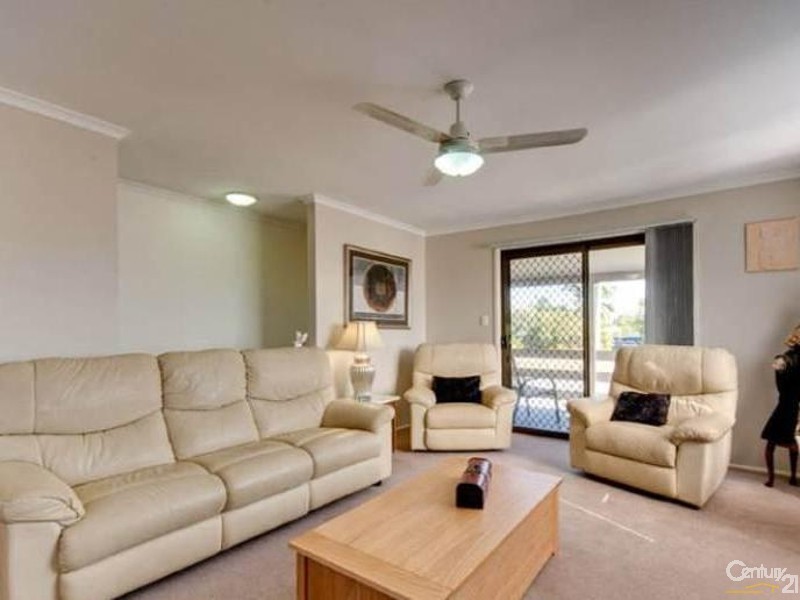 12 Carter Court, Sandstone Point QLD 4511