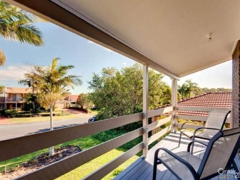 12 Carter Court, Sandstone Point QLD 4511