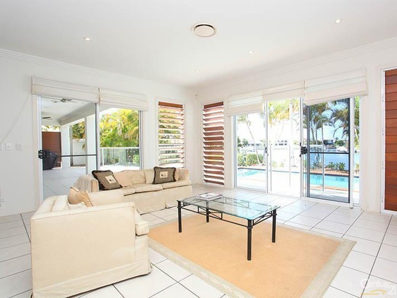 9 Seahorse Court, Banksia Beach QLD 4507