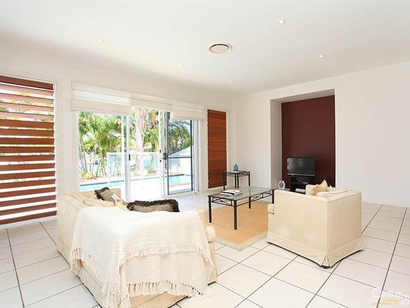 9 Seahorse Court, Banksia Beach QLD 4507