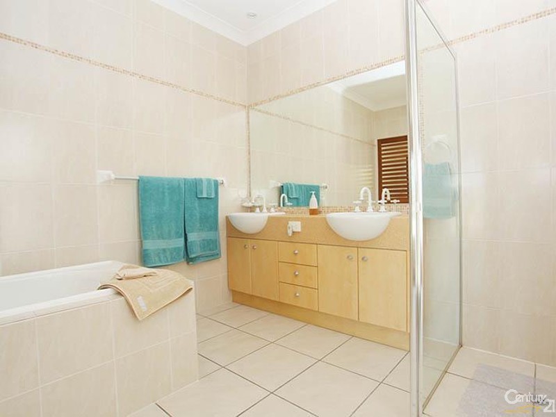9 Seahorse Court, Banksia Beach QLD 4507