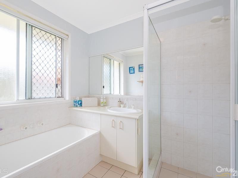 1/75 Lachlan Crescent, Sandstone Point QLD 4511