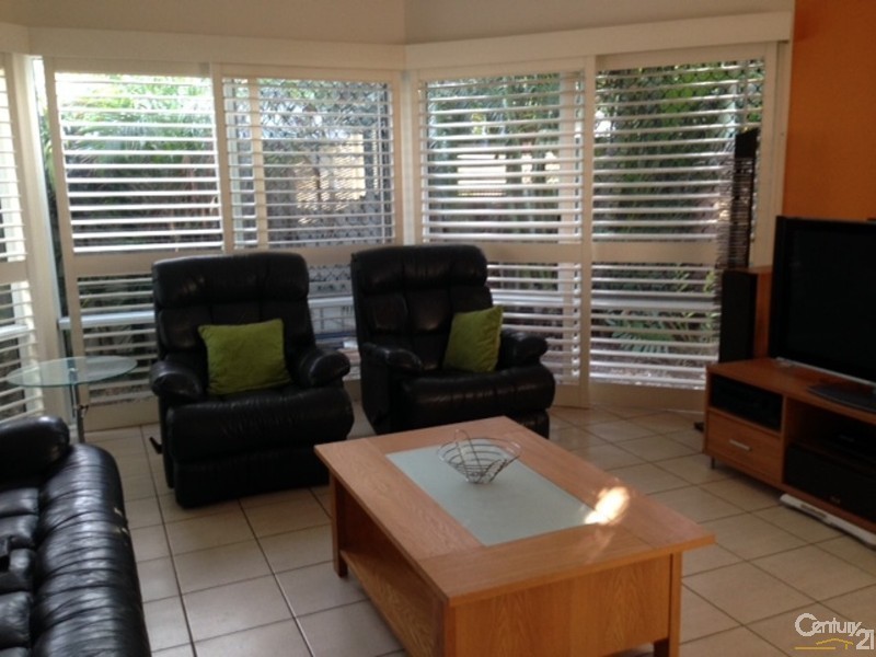 17 Seaforth Street, Sandstone Point QLD 4511