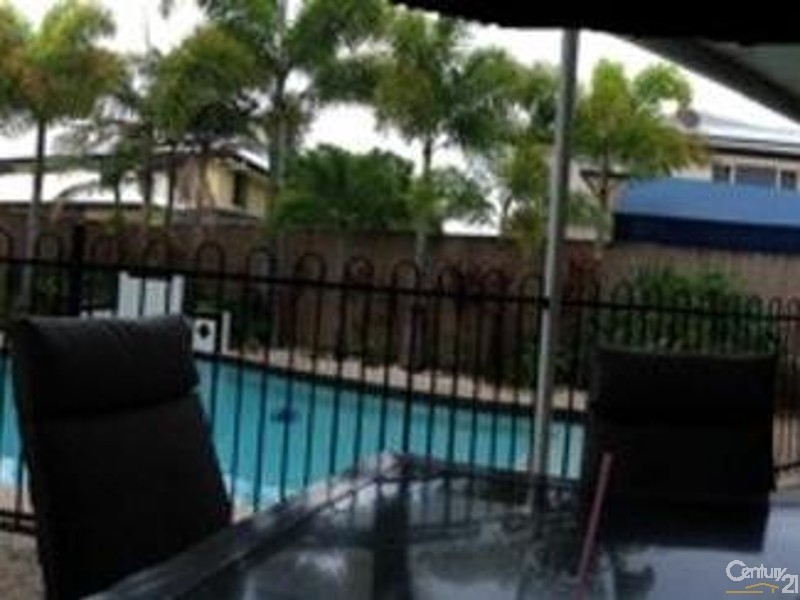17 Seaforth Street, Sandstone Point QLD 4511