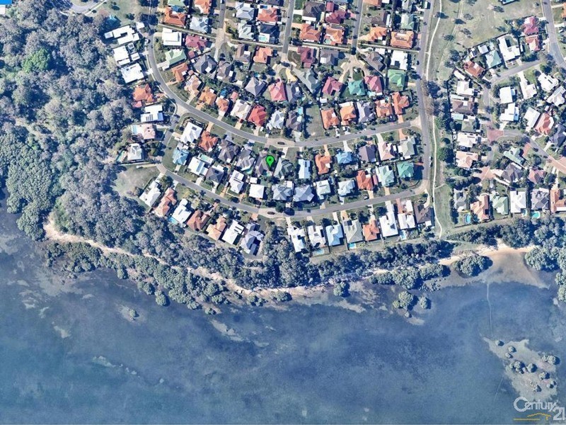 17 Seaforth Street, Sandstone Point QLD 4511