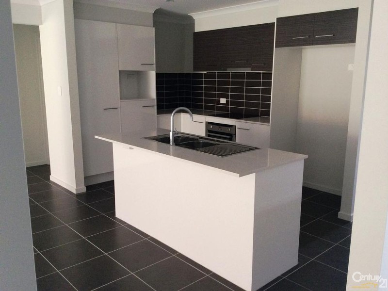 15 Bora Place, Ningi QLD 4511