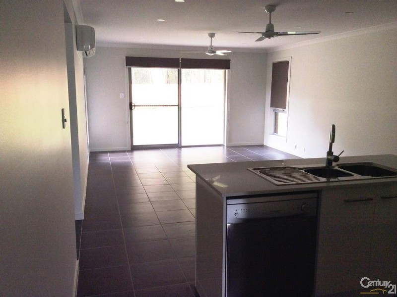 15 Bora Place, Ningi QLD 4511