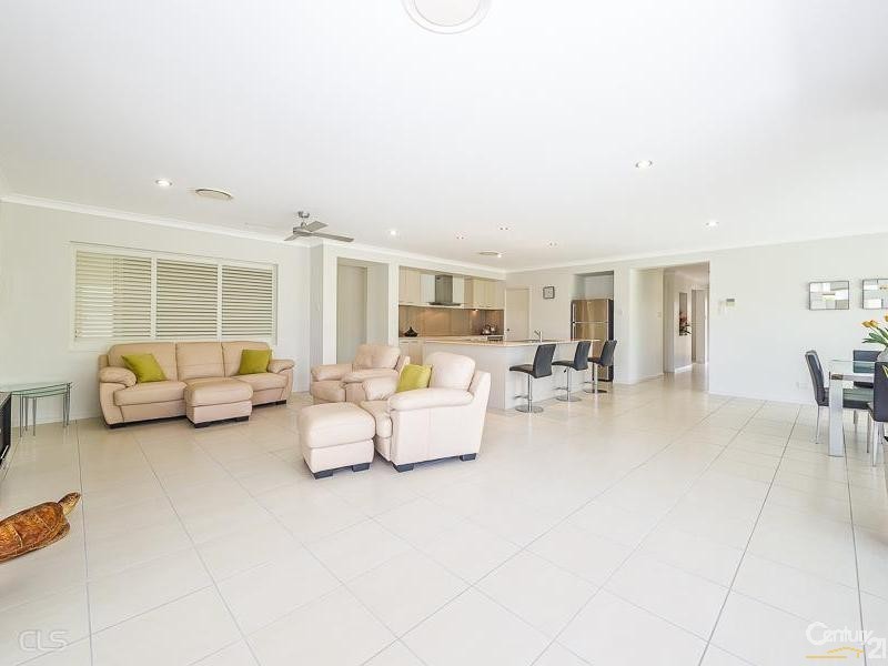 36 Dunebean Drive, Banksia Beach QLD 4507