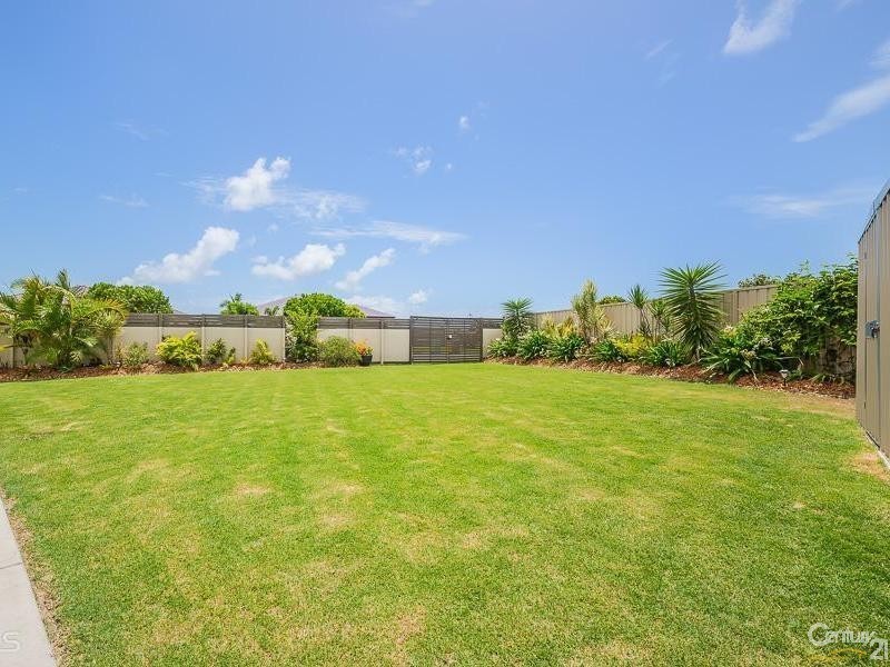 36 Dunebean Drive, Banksia Beach QLD 4507