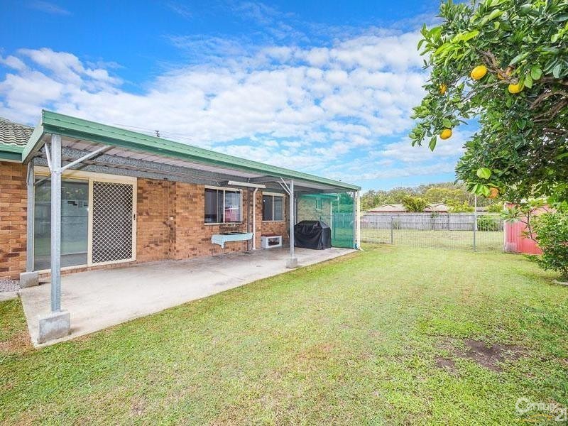 2 Bream Court, Sandstone Point QLD 4511