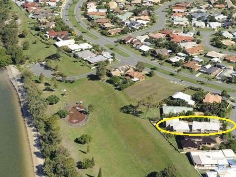 2/5 Clark Terrace, Sandstone Point QLD 4511