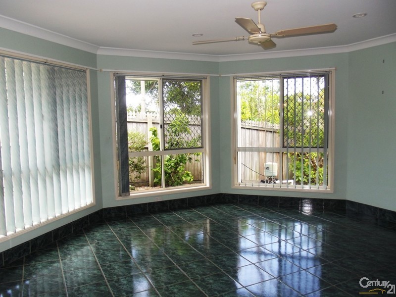 2 Schooner Court, Banksia Beach QLD 4507