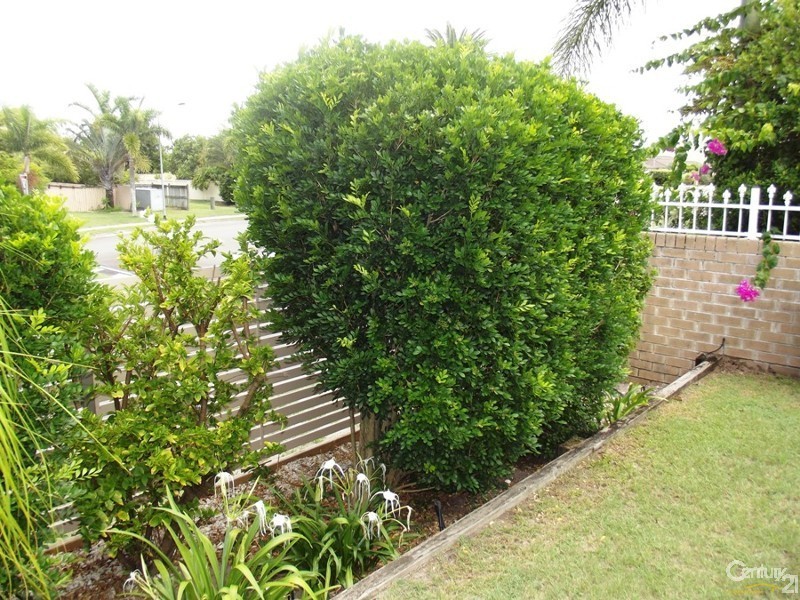 2 Schooner Court, Banksia Beach QLD 4507