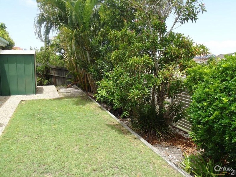 2 Schooner Court, Banksia Beach QLD 4507