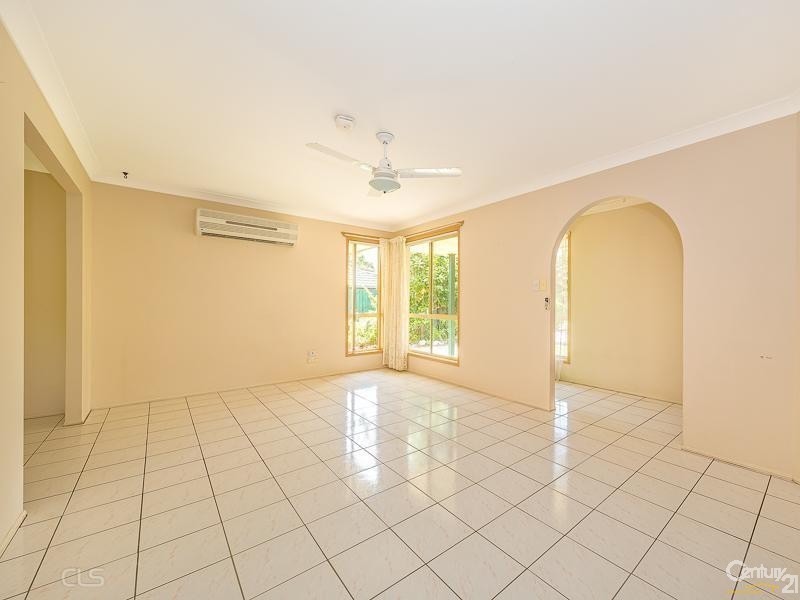 5 Mackerel Street, Sandstone Point QLD 4511