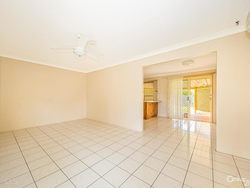 5 Mackerel Street, Sandstone Point QLD 4511