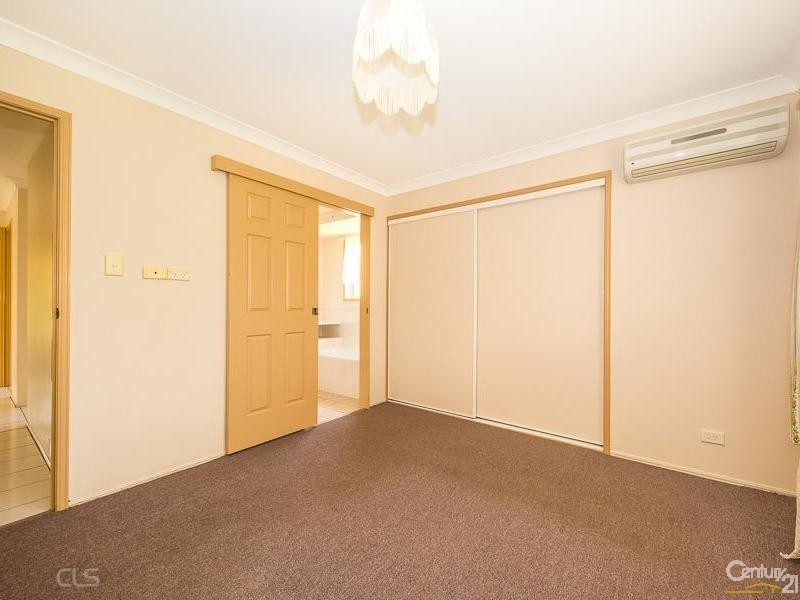 5 Mackerel Street, Sandstone Point QLD 4511