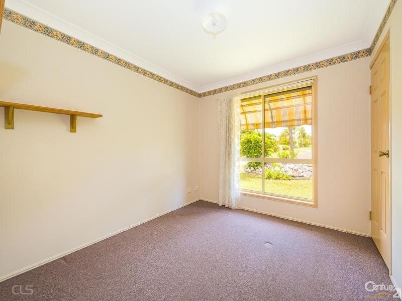 5 Mackerel Street, Sandstone Point QLD 4511