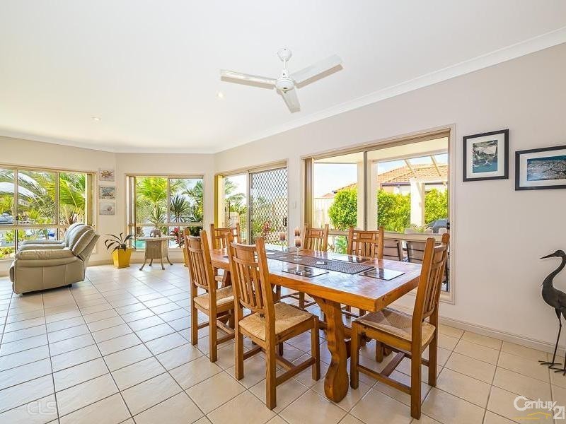 7 Marlin Court, Banksia Beach QLD 4507