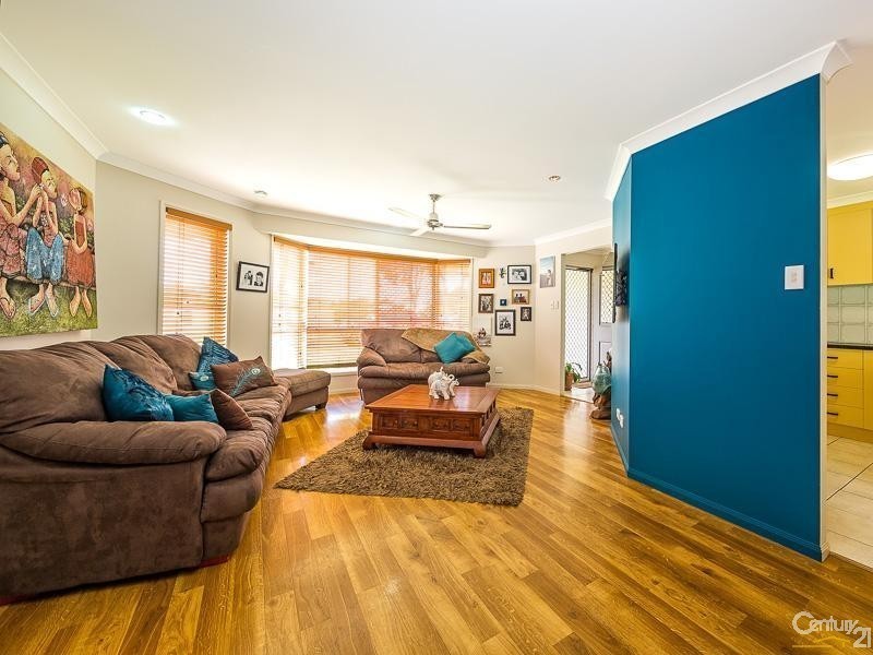 40 Perch Circuit, Sandstone Point QLD 4511