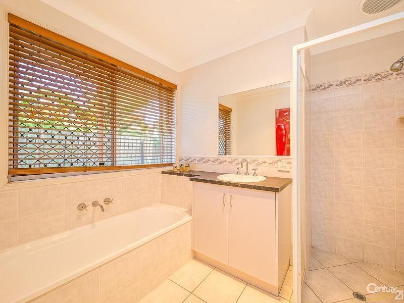 40 Perch Circuit, Sandstone Point QLD 4511