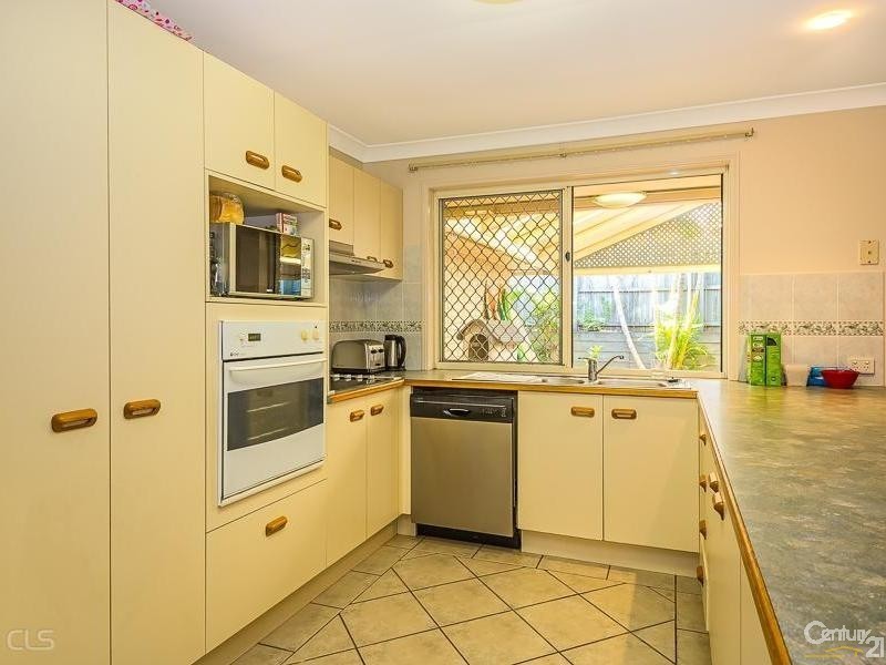 53 Carpenter Way, Sandstone Point QLD 4511