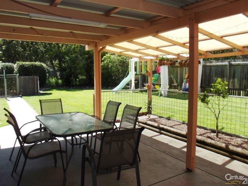 5 Lawn Street, Bongaree QLD 4507