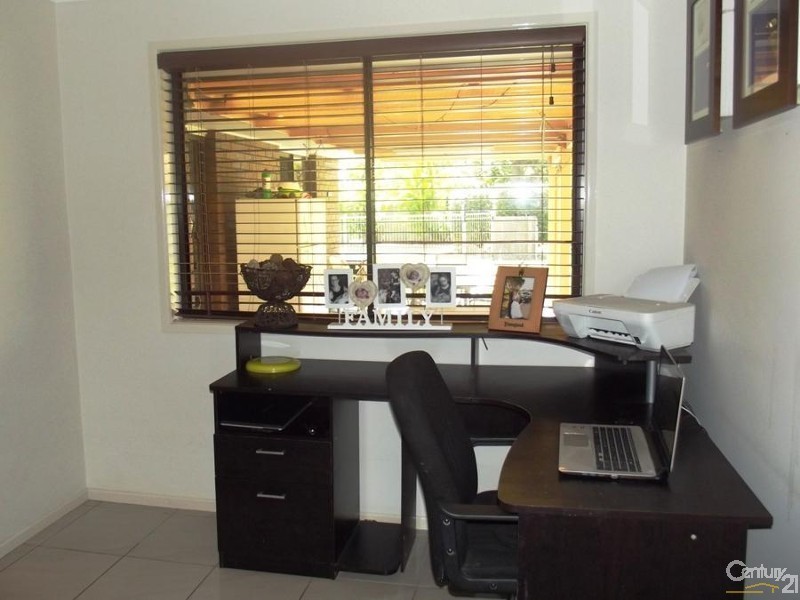 5 Lawn Street, Bongaree QLD 4507