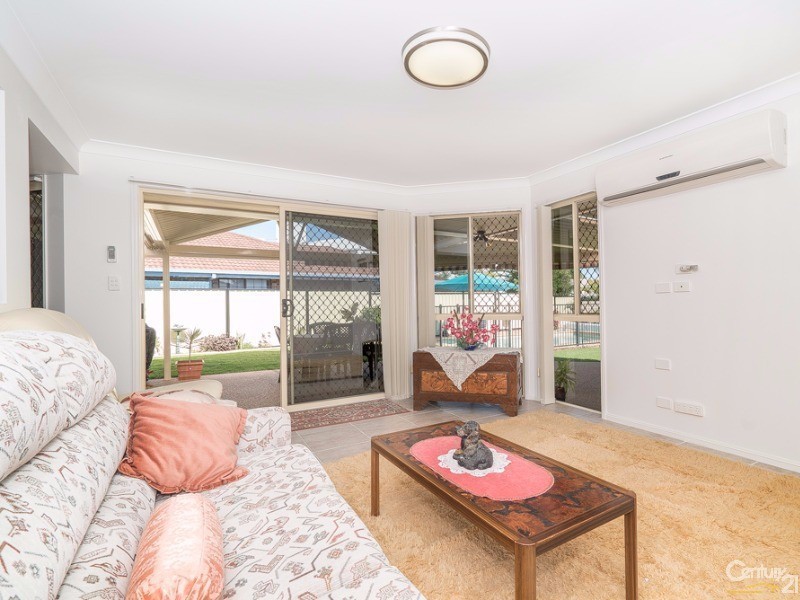 16 Ardel Place, Sandstone Point QLD 4511