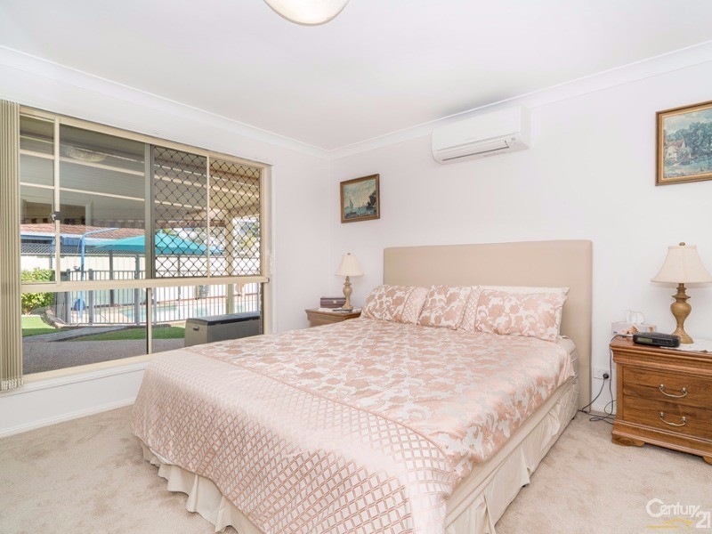 16 Ardel Place, Sandstone Point QLD 4511