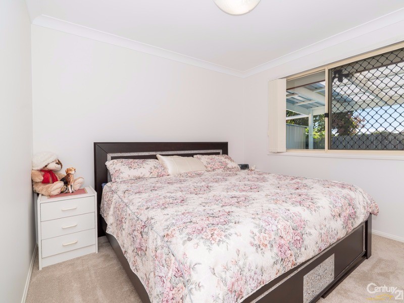 16 Ardel Place, Sandstone Point QLD 4511