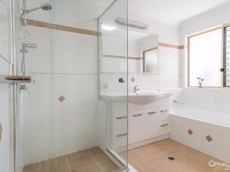 16 Ardel Place, Sandstone Point QLD 4511