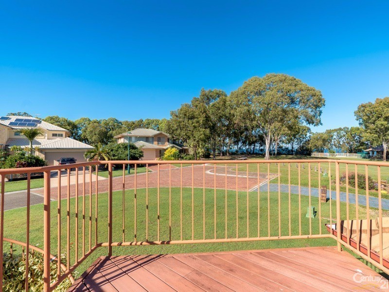 16 Ardel Place, Sandstone Point QLD 4511